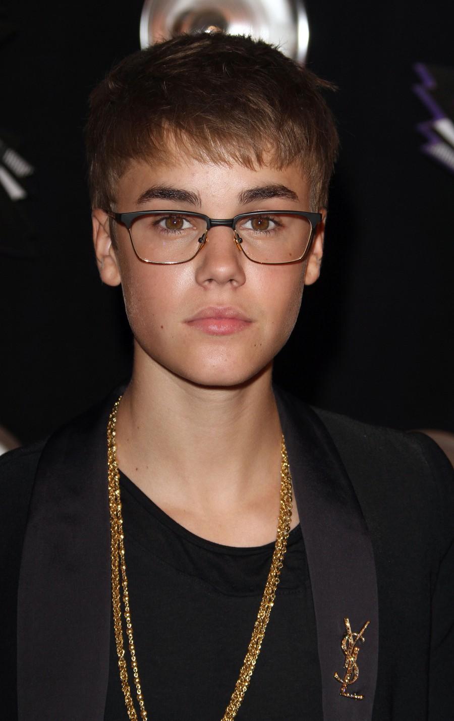 VIDEO! Justin Bieber va face un test de paternitate! Tatic la 17 ani?