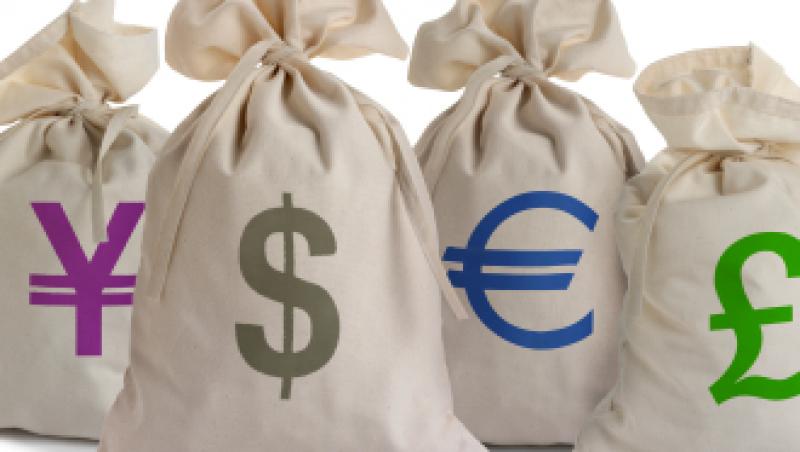 Operatiunea „Scapa cine poate”: Grecii, italienii si spaniolii scot banii din banci cu... valizele