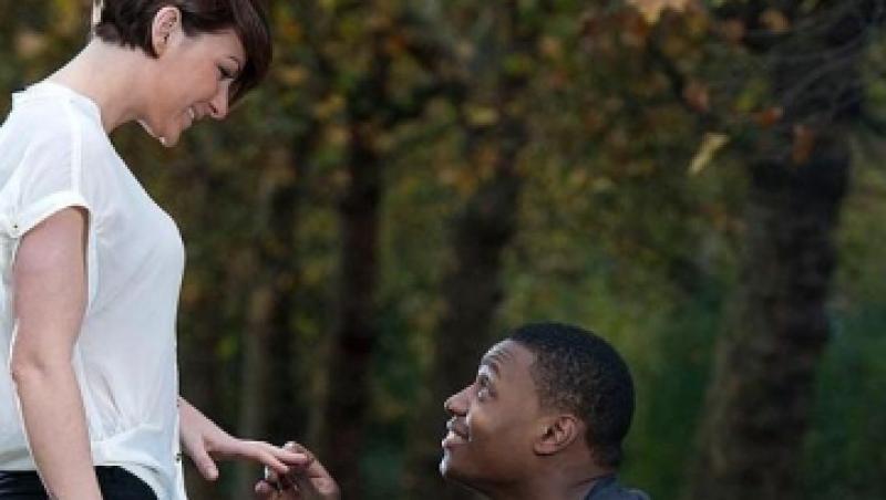 Cerere in casatorie emotionanta: Un veteran de razboi ii cere mana iubitei sale