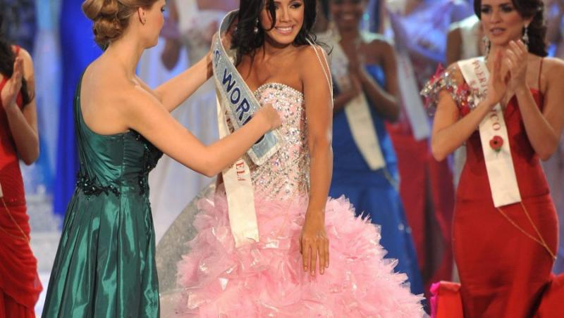 FOTO & VIDEO! Ivian Sarcos este Miss World 2011