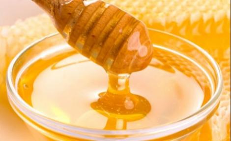 Mierea din plante modificate genetic, comercializata doar cu autorizatie