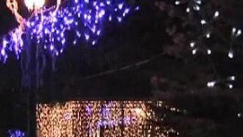 VIDEO! Se aprind luminile de sarbatori in mai toata tara