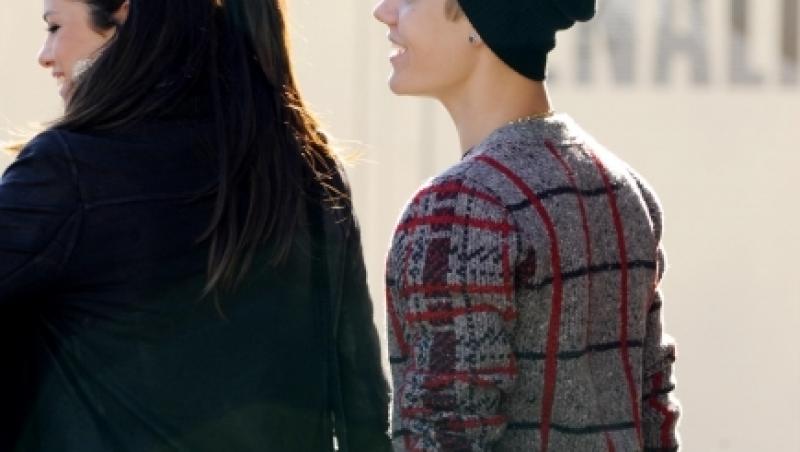 FOTO! Justin Bieber, cu mana pe posteriorul Selenei Gomez