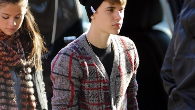 FOTO! Justin Bieber, cu mana pe posteriorul Selenei Gomez