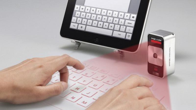 FOTO! Magic Cube - prima tastatura virtuala din lume!