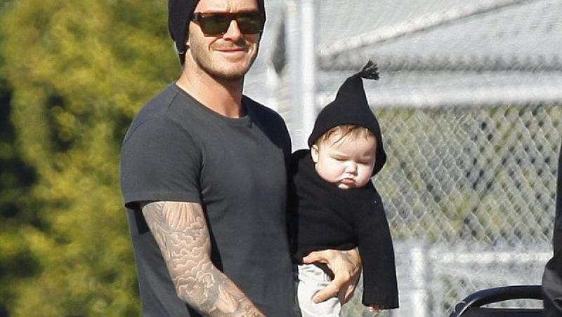 FOTO! Harper Seven este alintata lui David Beckham!
