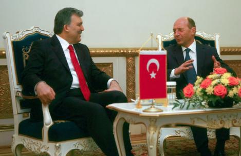 Traian Basescu efectueaza o vizita oficiala in Turcia: Vom semna un parteneriat strategic