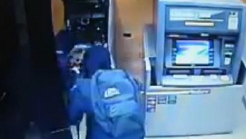 VIDEO! Jaf record: Vezi cum au spart un ATM intr-un singur minut!