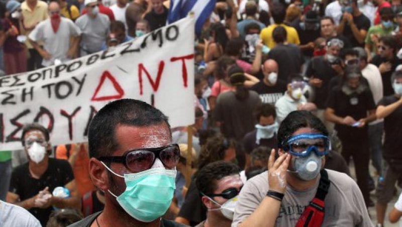 Grecii s-ar putea confrunta cu noi masuri de austeritate