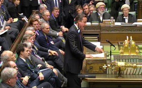 Premierul britanic a explicat neconvingator in Camera Comunelor decizia de a nu participa la "pactul bugetar" al UE
