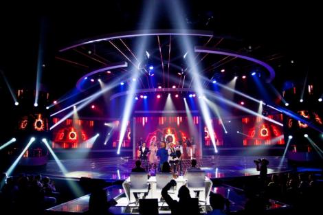 In-grid vine in  Romania sa salute fanii X Factor