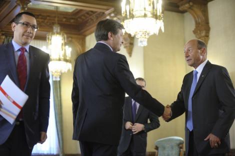 Basescu a refuzat sa dea mana cu liderii USL. Antonescu: Presedintele a fost mai nepoliticos ca niciodata