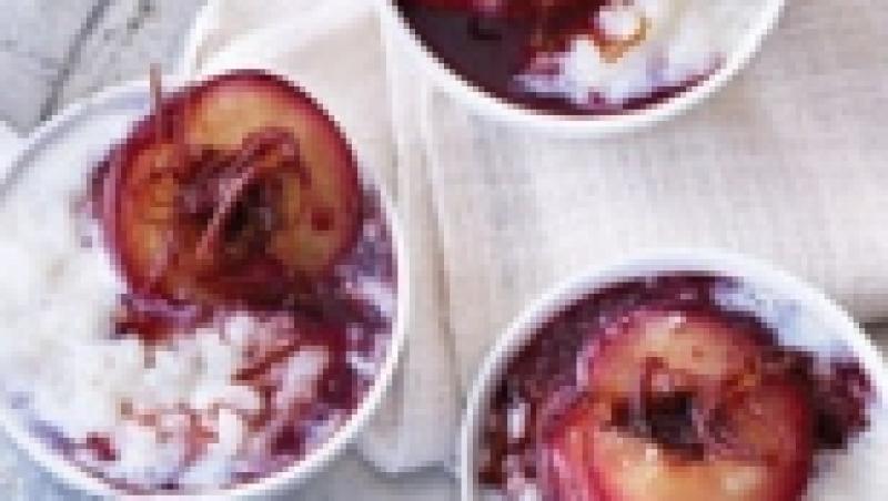 Desert delicios: Reteta Budinca cremoasa de orez cu prune inabusite