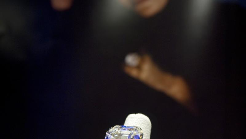 Inelul lui Liz Taylor, vandut la licitatie cu 8.800.000 de dolari
