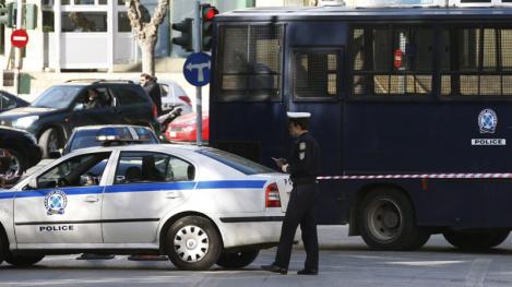 Un fost politist grec a fost arestat dupa ce a pretins ca are 19 copii