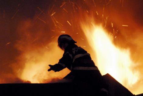Un incendiu a izbucnit in Piata Veteranilor din Bucuresti