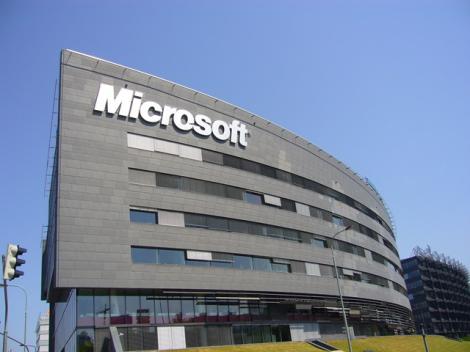 Microsoft ar putea cumpara divizia de smartphone a Nokia in 2012