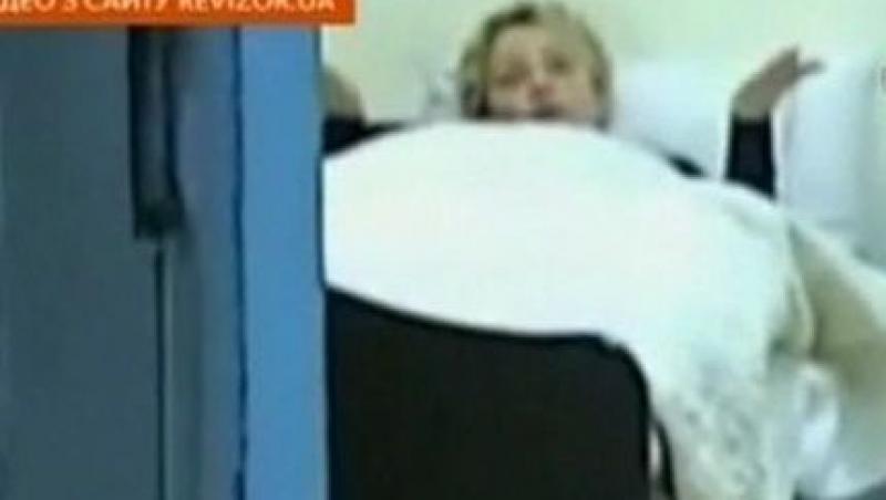 VIDEO! Iulia Timosenko, in ipostaze umilitoare pe patul de spital al inchisorii
