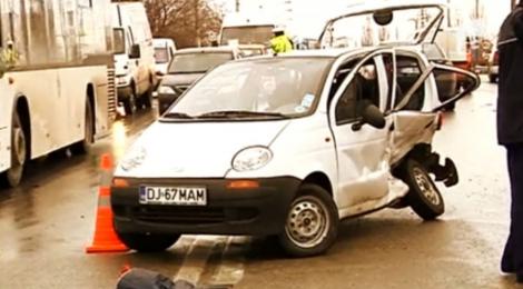 VIDEO! Grav accident in Craiova: O femeie a murit si 3 persoane sunt ranite