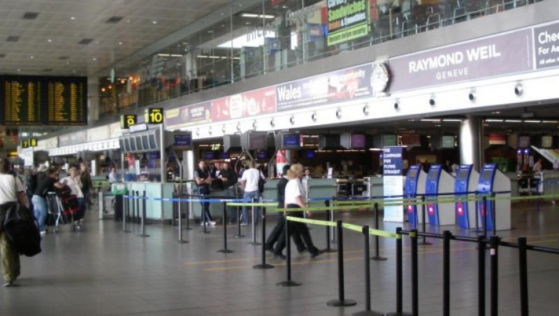 VIDEO! Patru romani, arestati pe aeroportul din Dublin pentru trafic de droguri