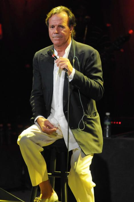 FOTO! Julio Iglesias se retrage din viata publica