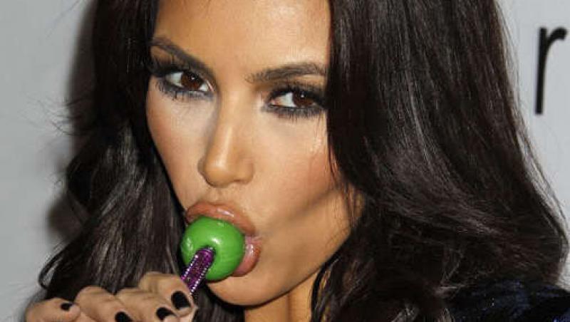 VIDEO! Kim Kardashian, complet lipsita de maniere!