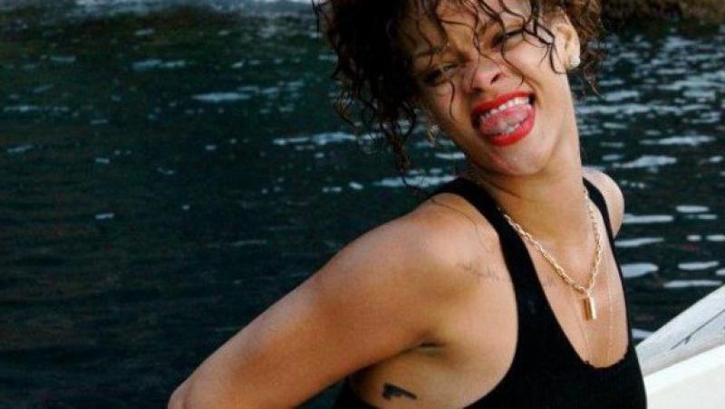 VIDEO! Rihanna, extenuata de atatea concerte? Artista a vomitat pe scena!