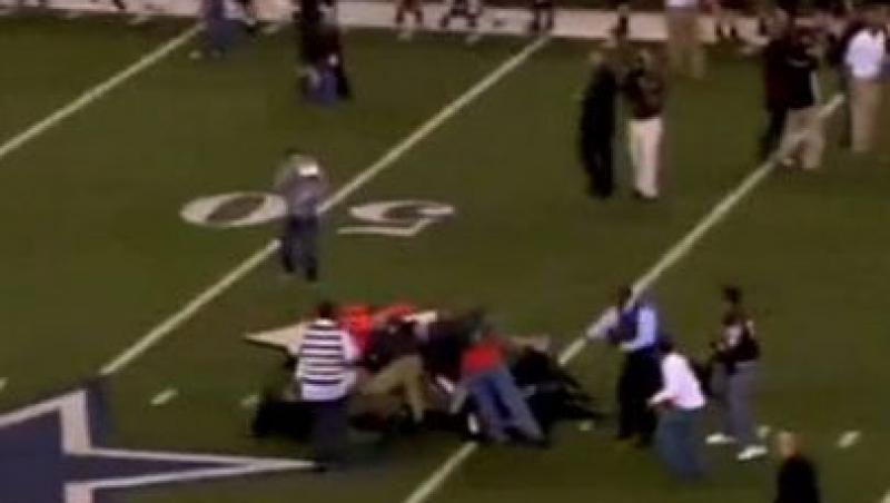 VIDEO! Accident stupid pe un teren de fotbal american