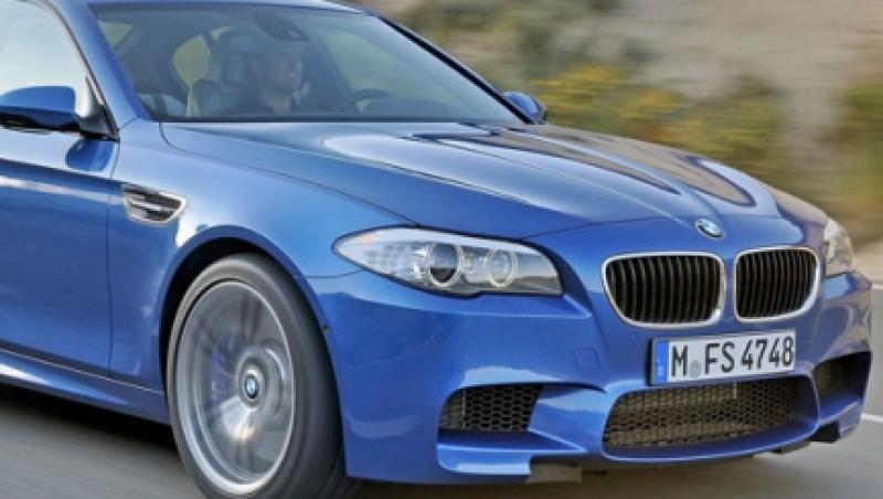 Cu un BMW M5 s-a realizat cea mai rapida felicitare de Craciun