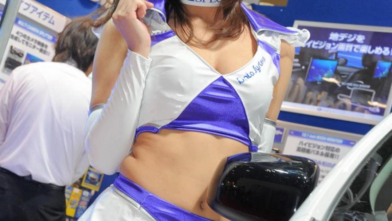 FOTO! Asiatice sexy la Salonul Auto de la Tokyo