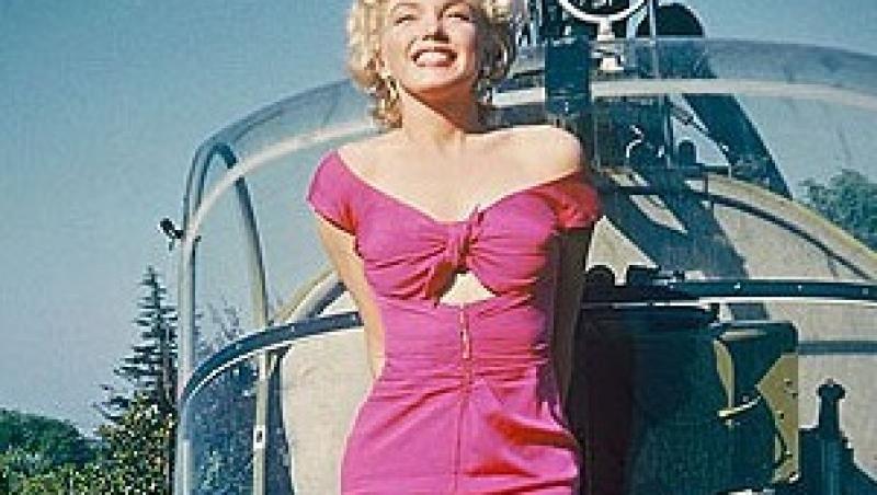 FOTO INEDIT! Marilyn Monroe, in rochita de pustoaica!