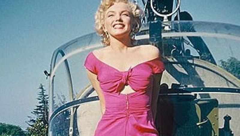 FOTO INEDIT! Marilyn Monroe, in rochita de pustoaica!
