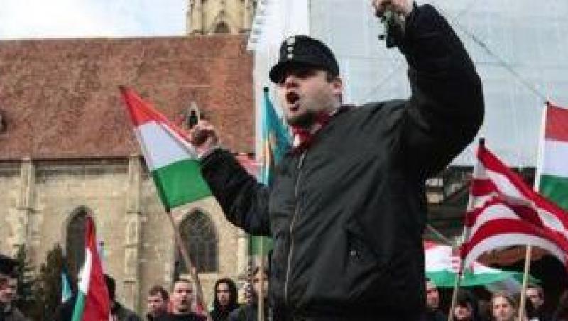 15 maghiari, retinuti de 1 Decembrie la Miercurea Ciuc. Extremistii au afisat steaguri neautorizate