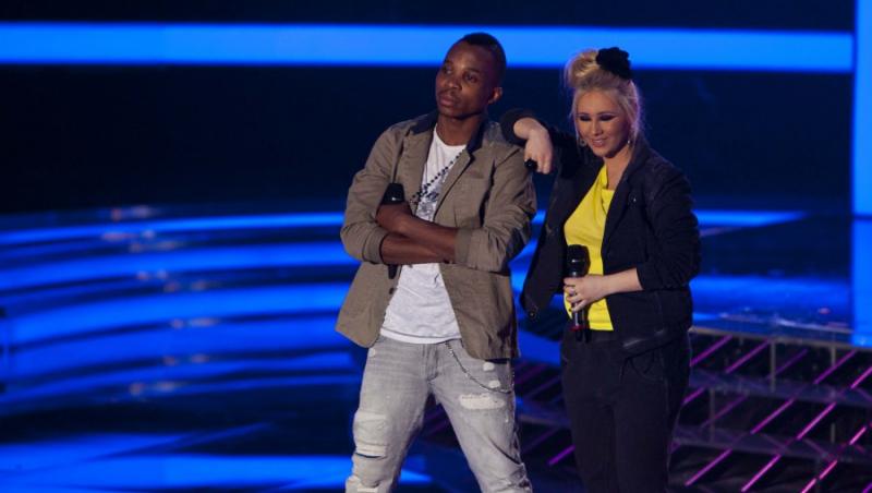O noua premiera la X Factor Romania. O trupa a trecut si de cel de-al treilea duel