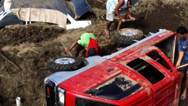 Imagini socante! Aproape o mie de morti in urma furtunii tropicale din Filipine