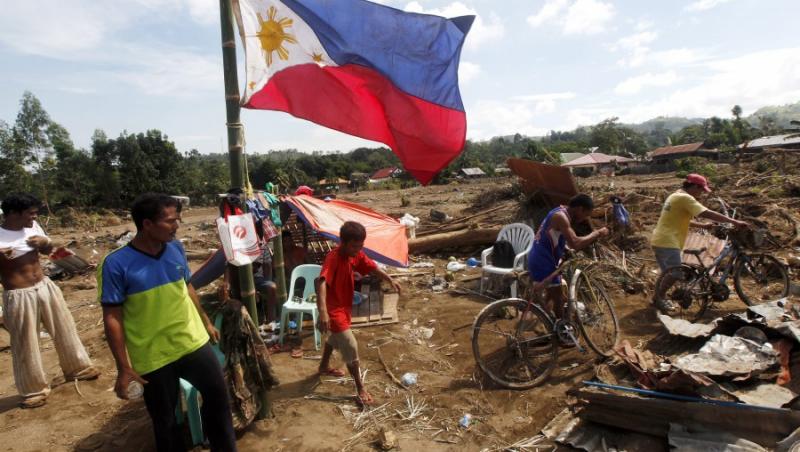 Imagini socante! Aproape o mie de morti in urma furtunii tropicale din Filipine