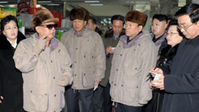 FOTO! Ultima aparitie publica a lui Kim Jong-Il. Dictatorul, fotografiat in primul supermarket din Coreea de Nord