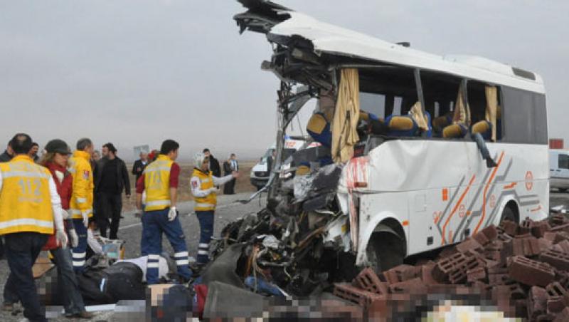 Tragedie rutiera in Turcia: cel putin 25 de morti