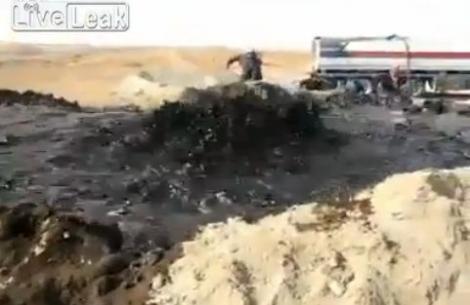 VIDEO! Cum se fura petrol in desert