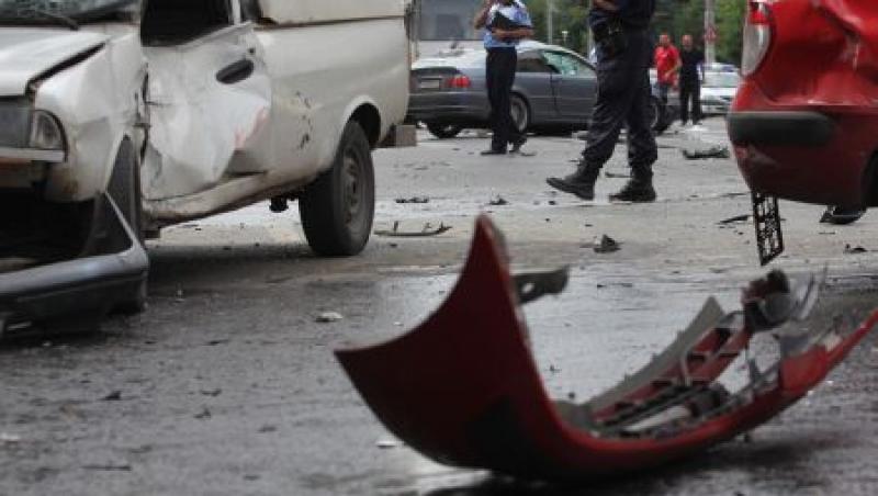 Carambol in cartierul Drumul Taberei: 8 masini implicate si doi raniti