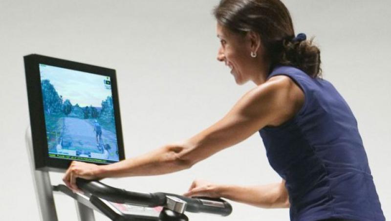 VIDEO! Exercitii cardio pe bicicleta cu Roxana Vancea