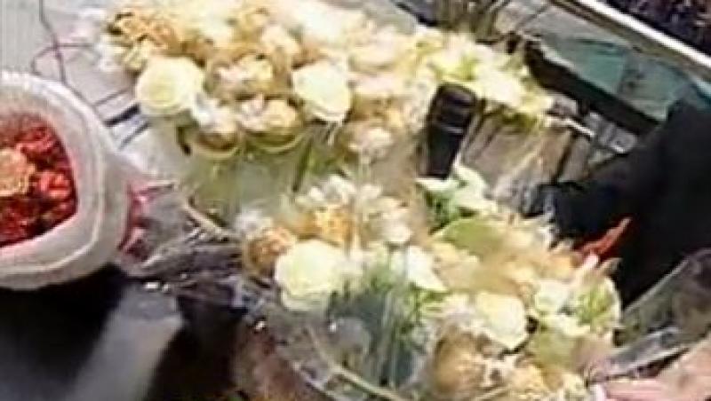 VIDEO! Buchete speciale de flori si ciocolata - cadoul perfect pentru Craciun