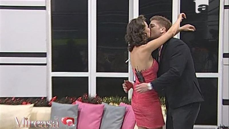 VIDEO! Victor si Andreea s-au sarutat