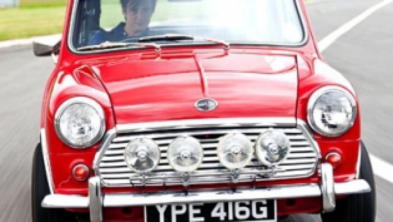 Richard Hammond conduce liliputanul MINI Cooper S MkII