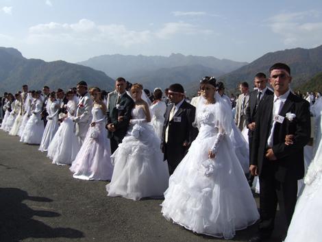 Peru: aproximativ 100 de cupluri s-au casatorit intr-o ceremonie comuna