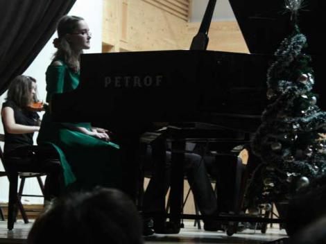 Premiata la festivaluri internationale, pianista Sofia Salajan este refuzata de filarmonicile din tara