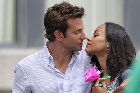 FOTO! Bradley Cooper s-a cuplat cu Zoe Saldana!