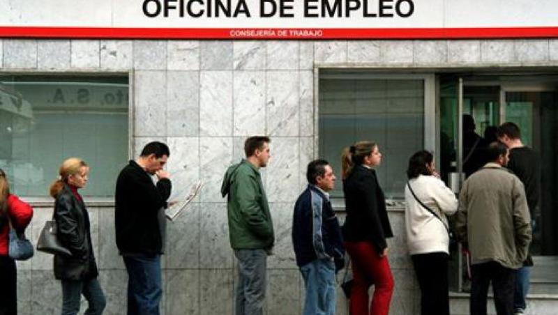 Guvernul Spaniei a anuntat masurile de austeritate pentru 2012: Salariile functionarilor publici, inghetate, timpul de munca se majoreaza cu 2,5 ore, cresc impozitele pe venit