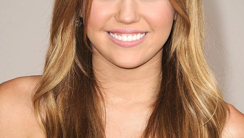 FOTO! Uite ce sexy e Miley Cyrus la 19 ani!