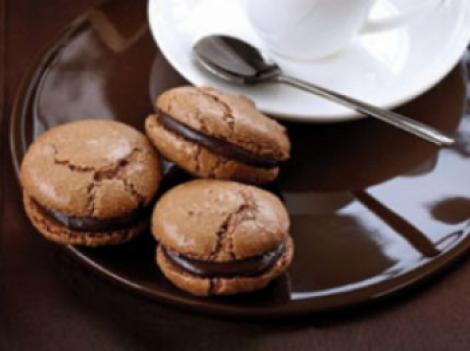 Desert: Macarons de ciocolata